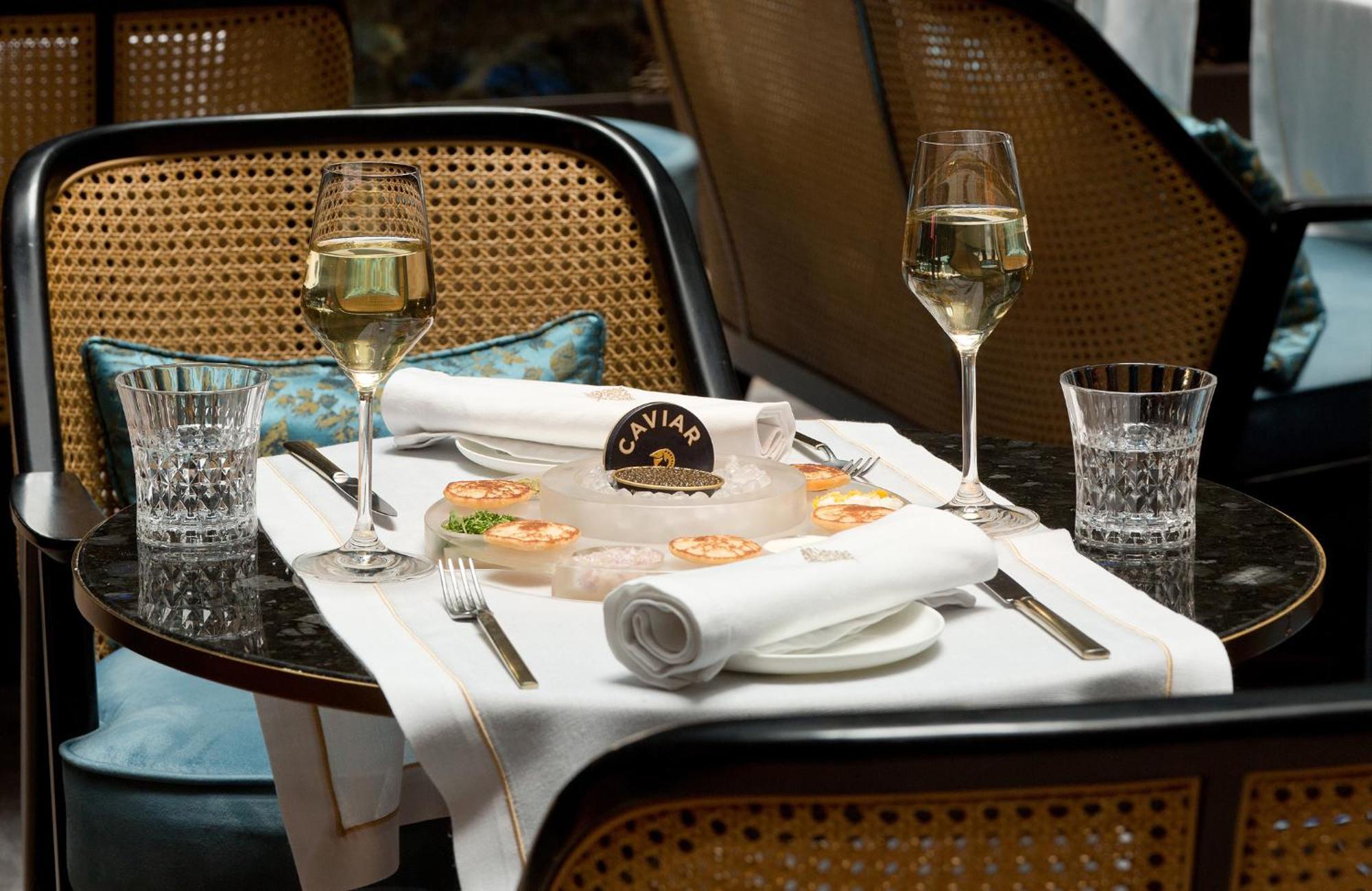 Hotel La Demeure Montaigne Paris