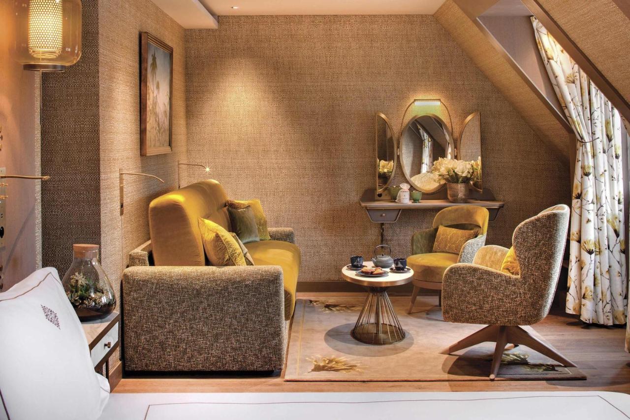 Hotel La Demeure Montaigne Parijs