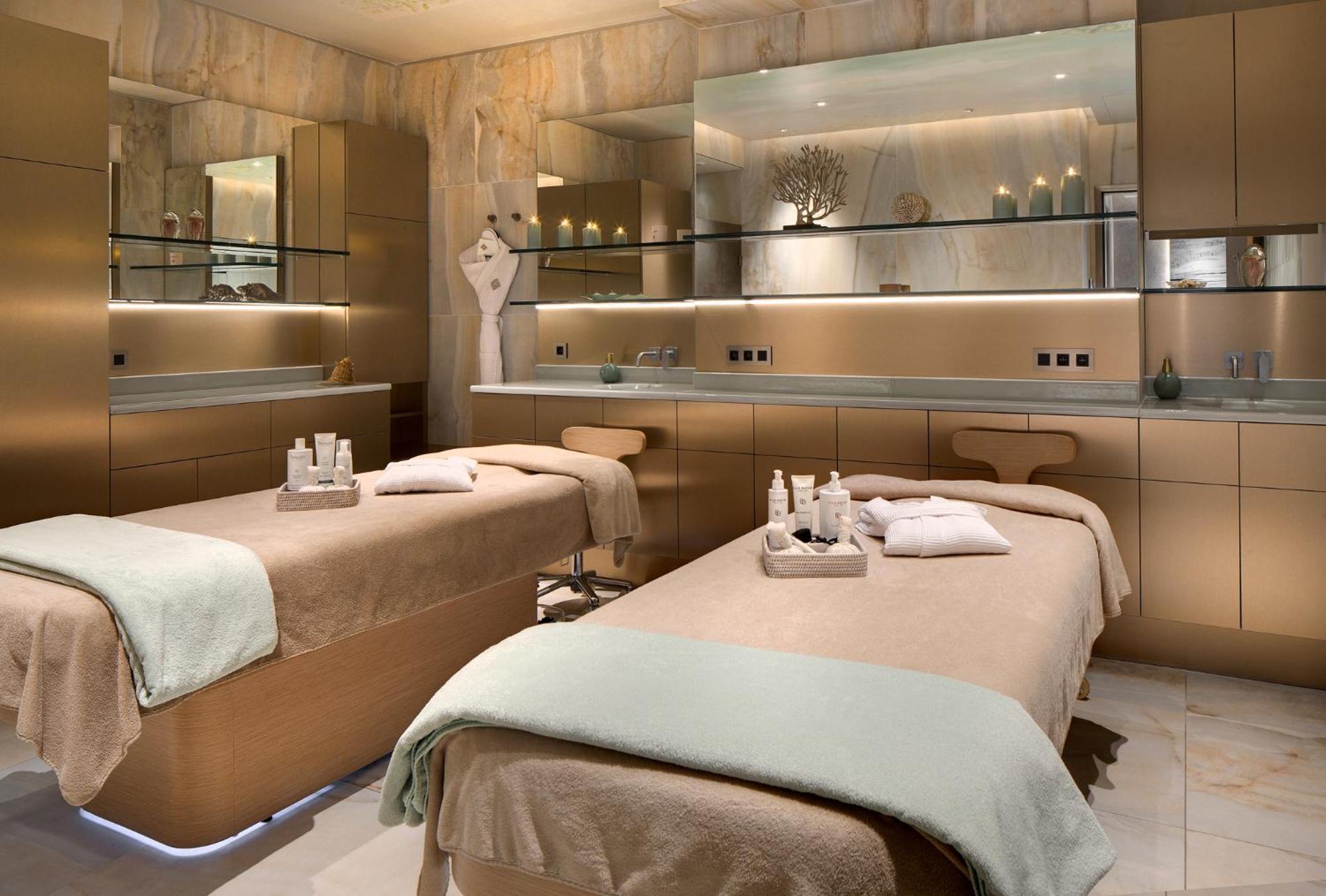 La Demeure Montaigne Hotel 5*